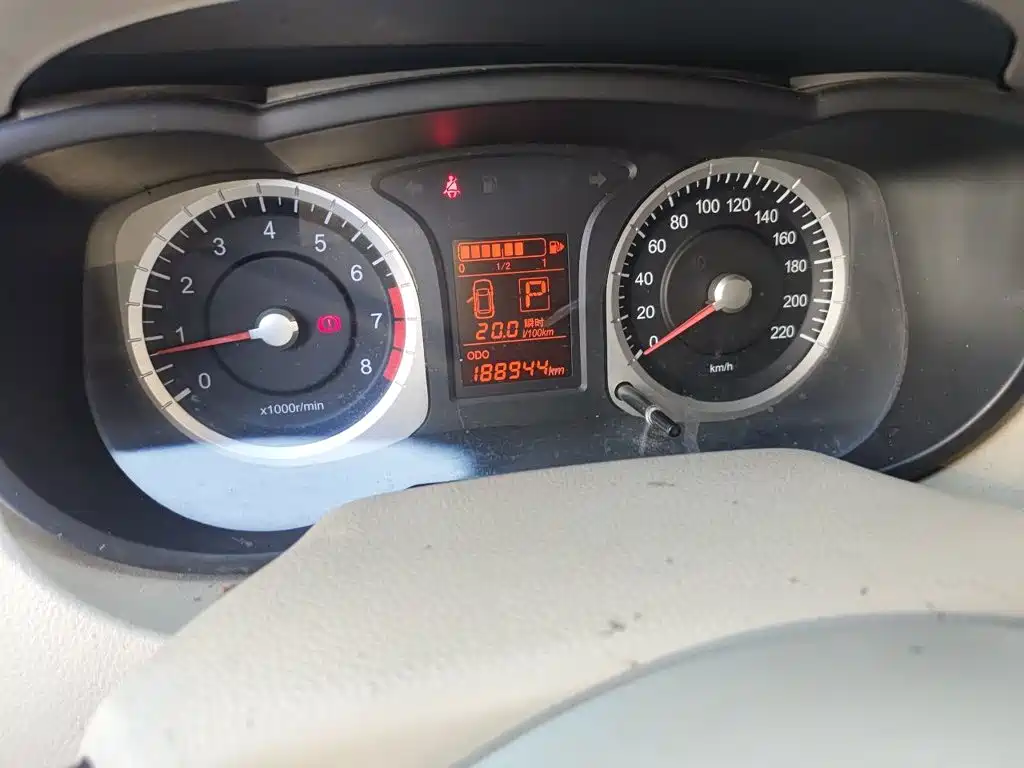 Venucia D50 启辰D50 2013款 1.6 L 自动时尚版