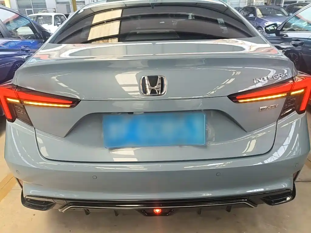 Integra 2.0 L e:HEV Sharp· Premium