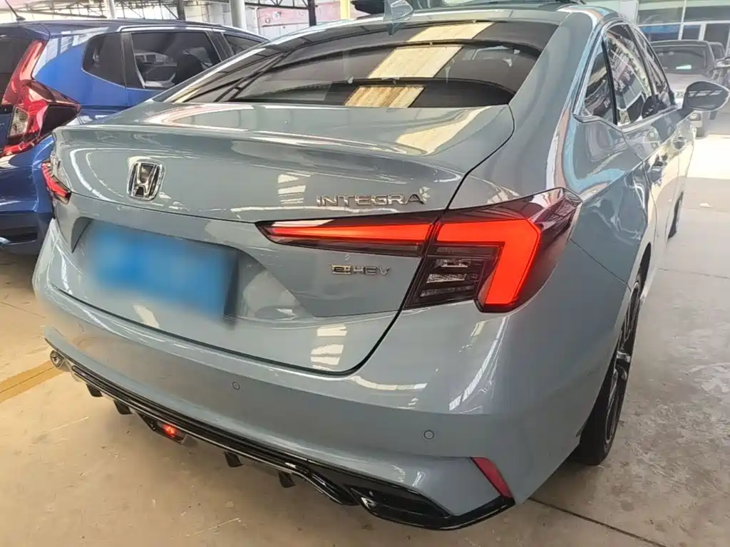 Integra 2.0 L e:HEV Sharp· Premium