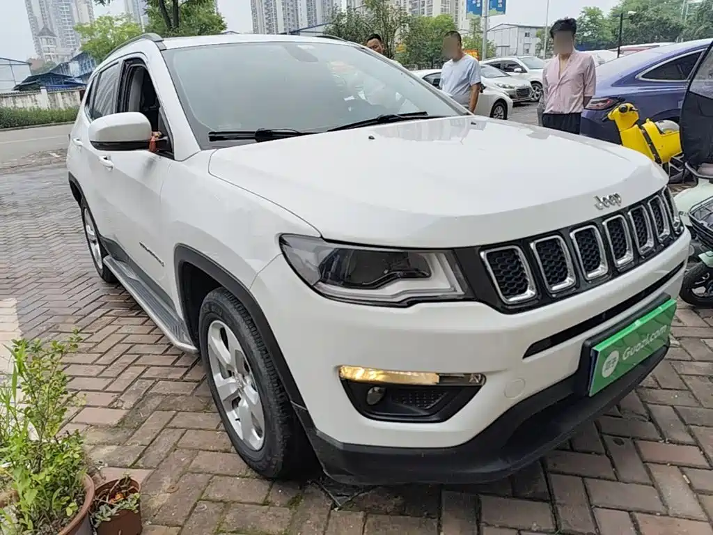 Compass 200 T Auto Home Enjoyment