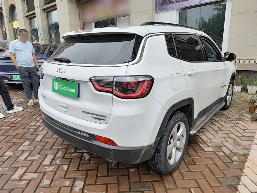 Compass 200 T Auto Home Enjoyment
