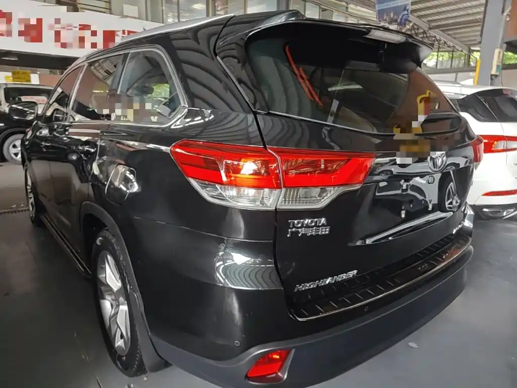 Highlander 2.0 T 4 WD Luxury 7-seat CN-VI