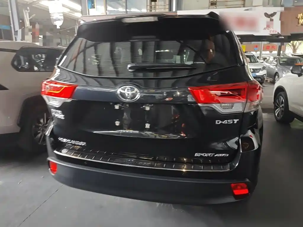 Highlander 2.0 T 4 WD Luxury 7-seat CN-VI
