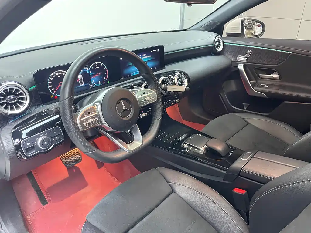 Mercedes-Benz A-Class Facelift II A 200 L Sport Sedan Fashion