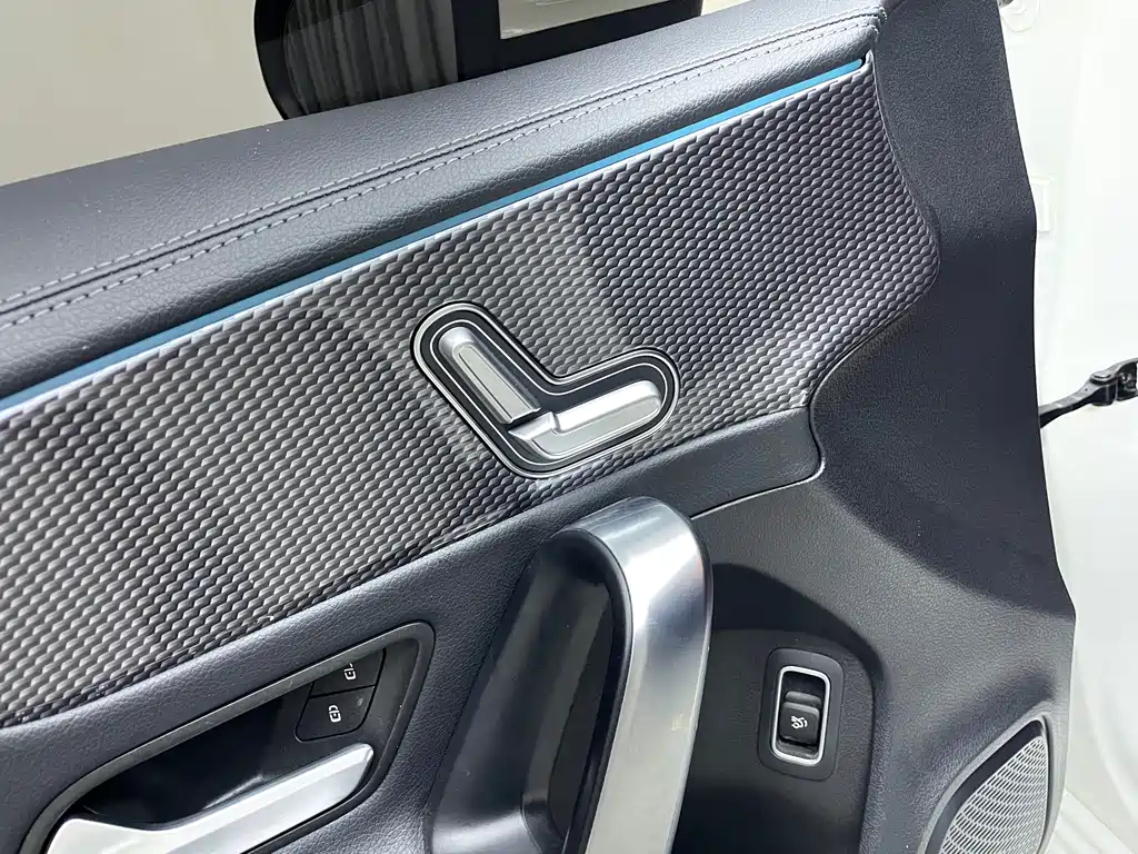 Mercedes-Benz A-Class Facelift II A 200 L Sport Sedan Fashion