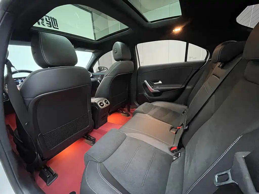 Mercedes-Benz A-Class Facelift II A 200 L Sport Sedan Fashion