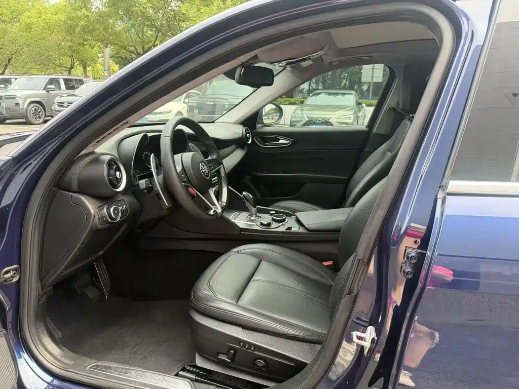 Giulia 2.0 T 280 HP Luxury