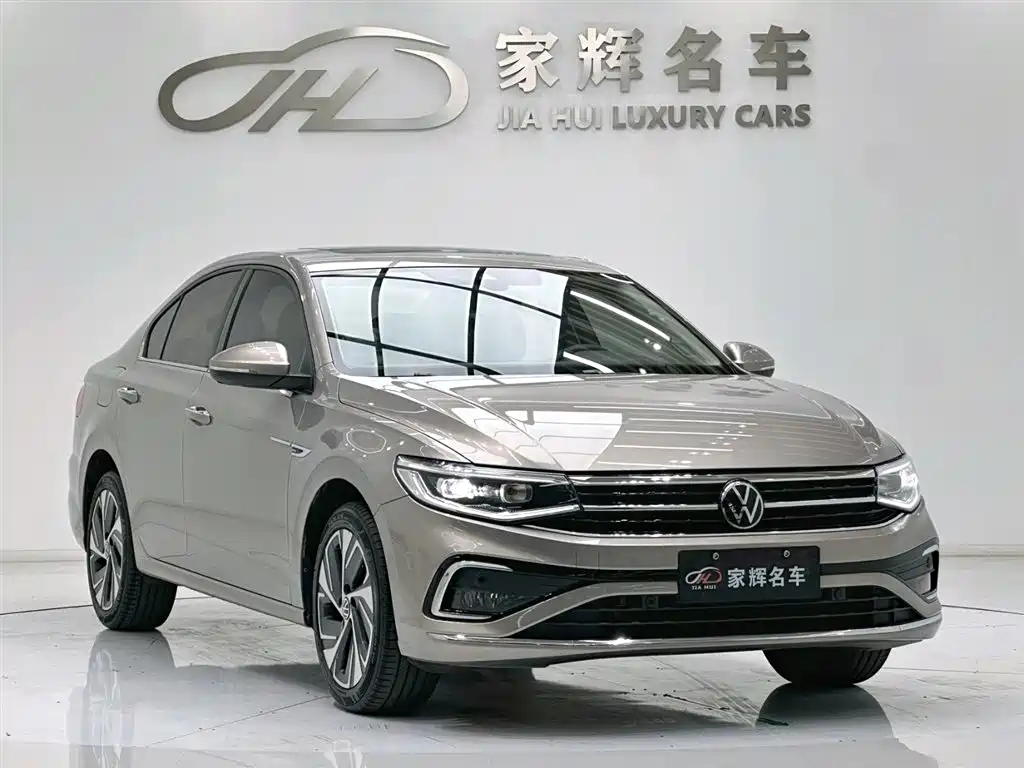 Bora 300 TSI DSG Supreme Travel