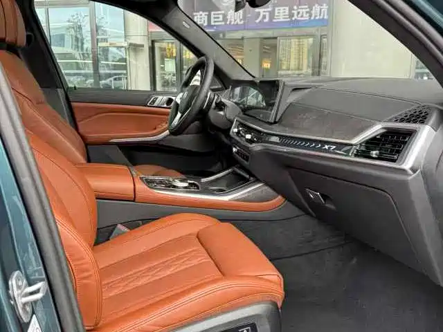 BMW X7 xDrive40 i Premium Luxury Package