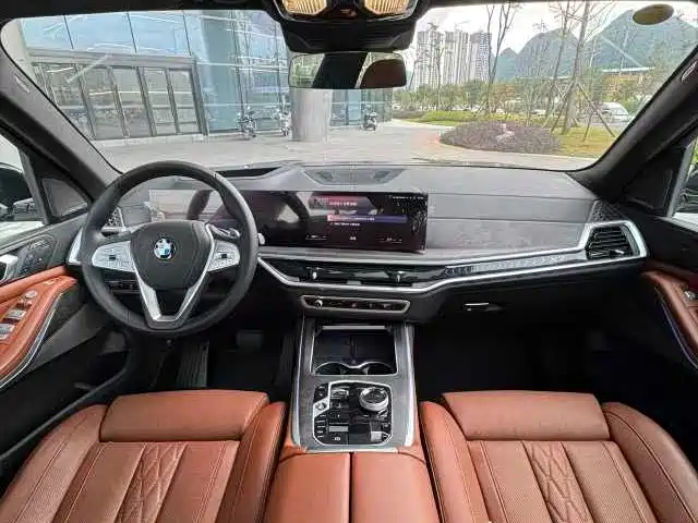 BMW X7 xDrive40 i Premium Luxury Package
