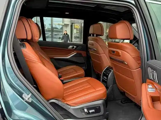 BMW X7 xDrive40 i Premium Luxury Package