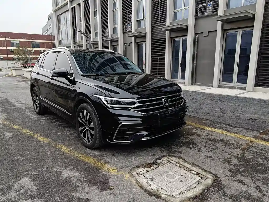 Tiguan L Facelift 330 TSI Auto 2 WD Comfort Enjoyment