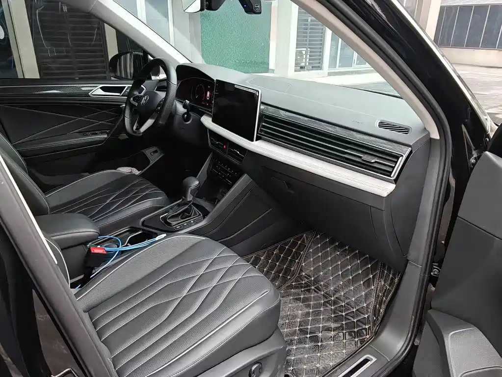 Tiguan L Facelift 330 TSI Auto 2 WD Comfort Enjoyment