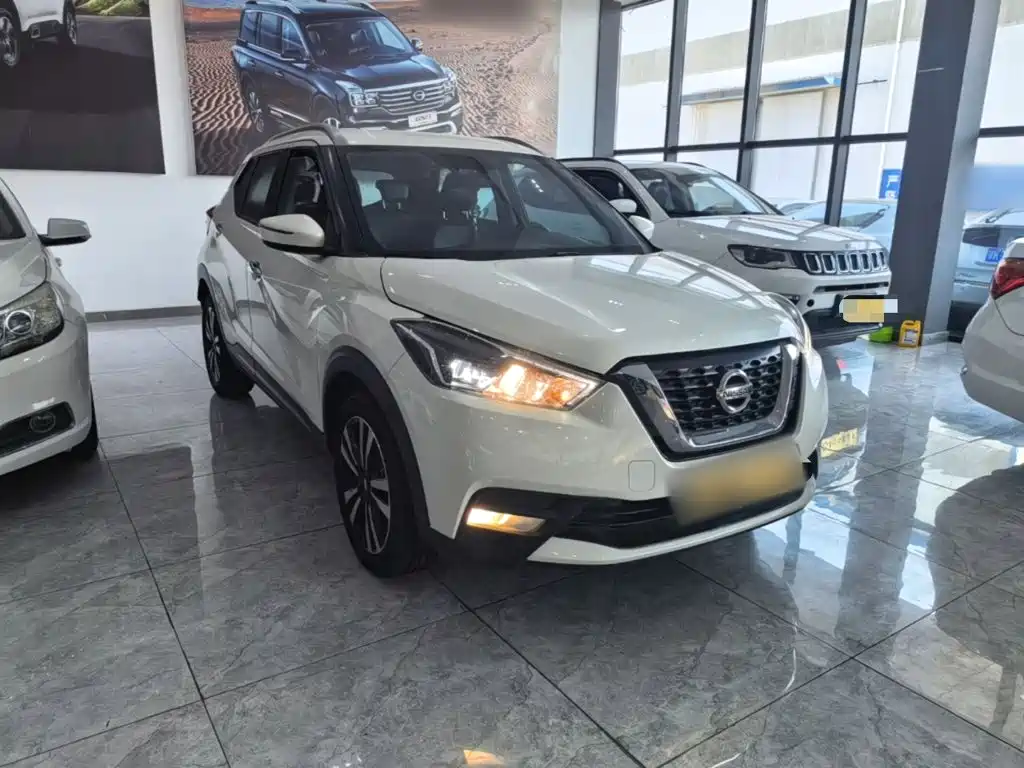 Kicks 1.5 L XV CVT Connected Luxury