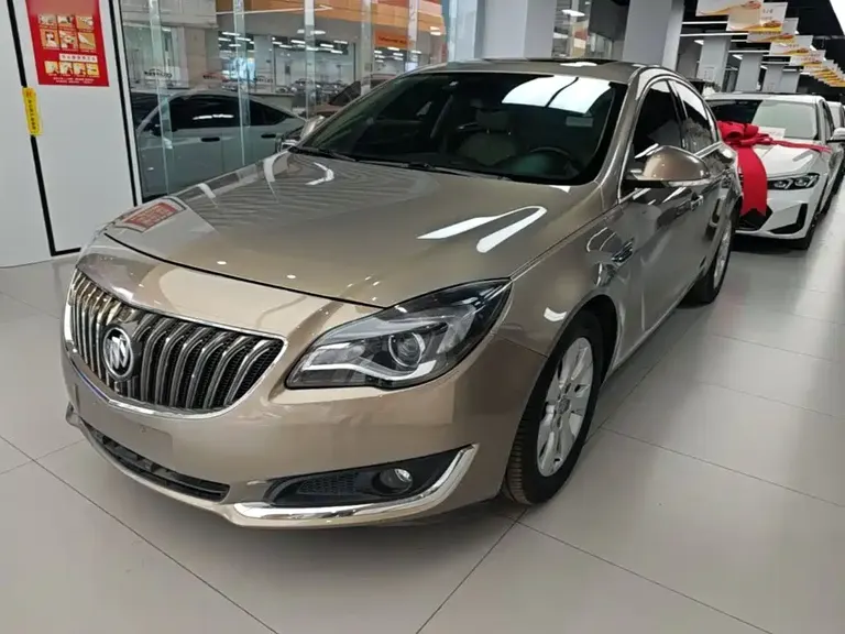 Buick Regal 2.0 L Elite Fashion