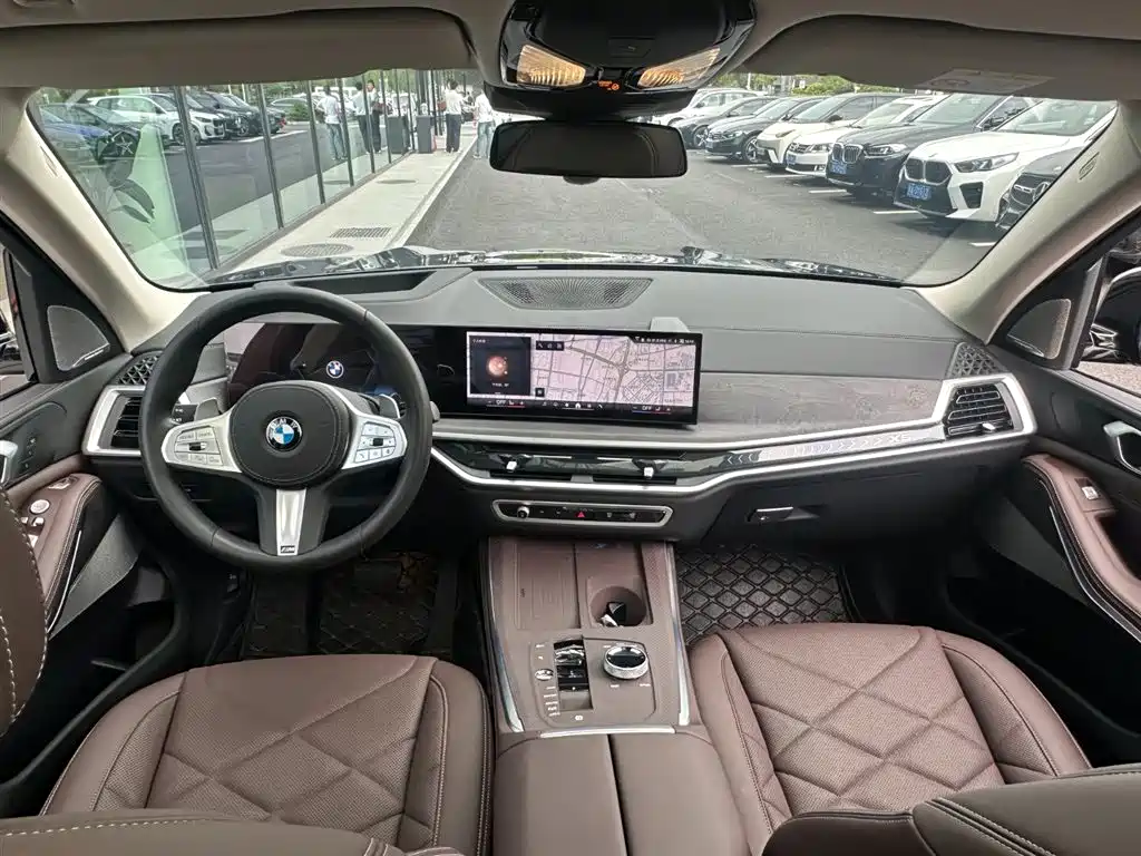 BMW X5 xDrive 30 Li Premium M Sport Night Package