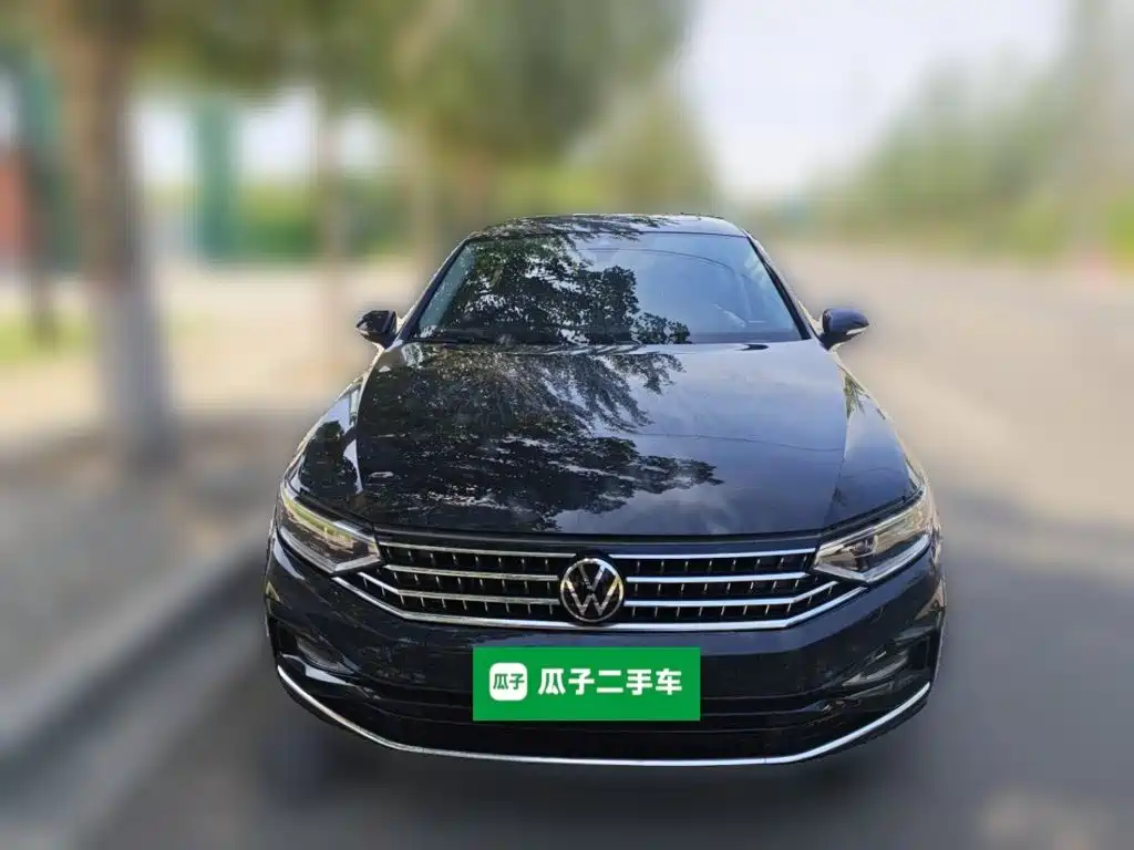 Magotan 200 10 K Commemorative 330 TSI DSG Luxury