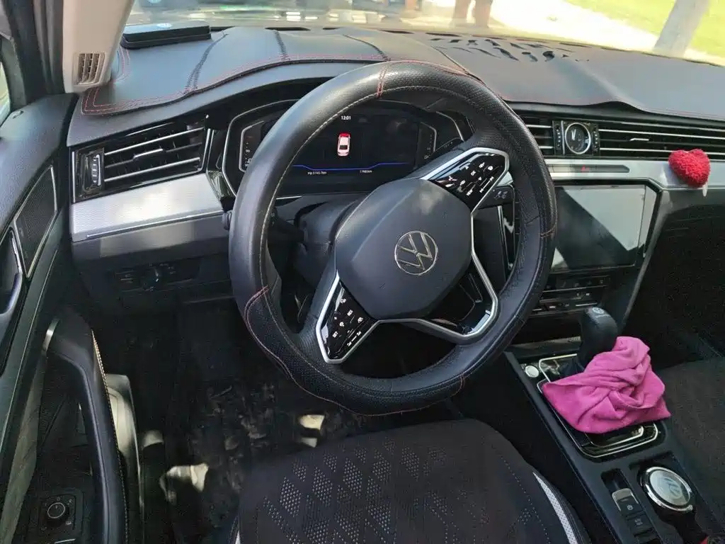 Magotan 200 10 K Commemorative 330 TSI DSG Luxury