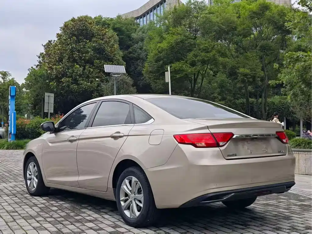 Emgrand GL 1.4 T CVT Luxury