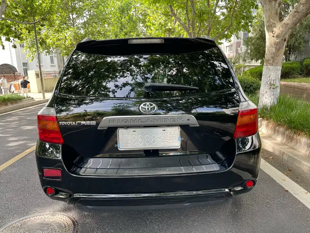 Highlander 2.7 L 2 WD 7-seat Luxury