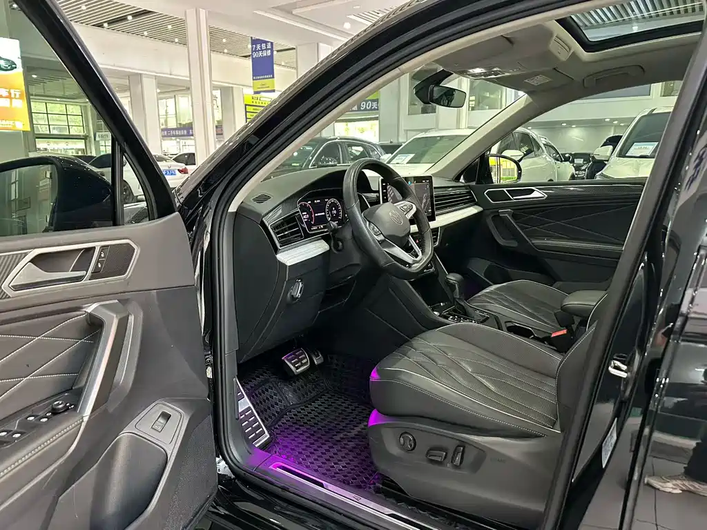 Tiguan L 330 TSI Auto 2 WD R-Line Premium