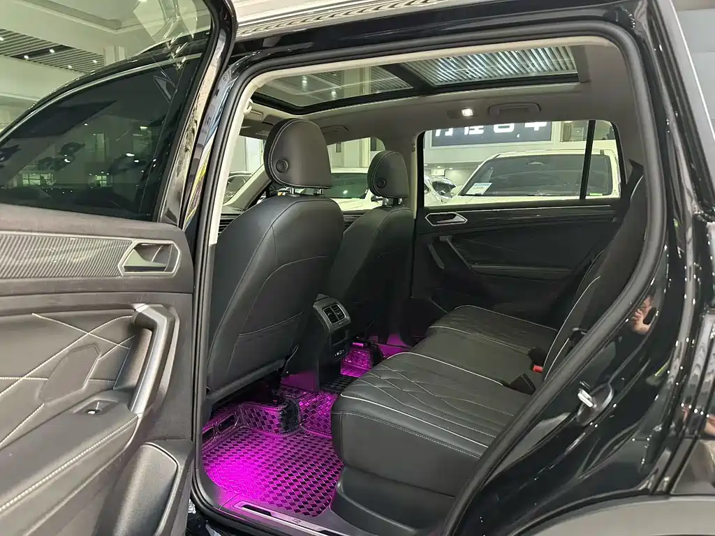 Tiguan L 330 TSI Auto 2 WD R-Line Premium