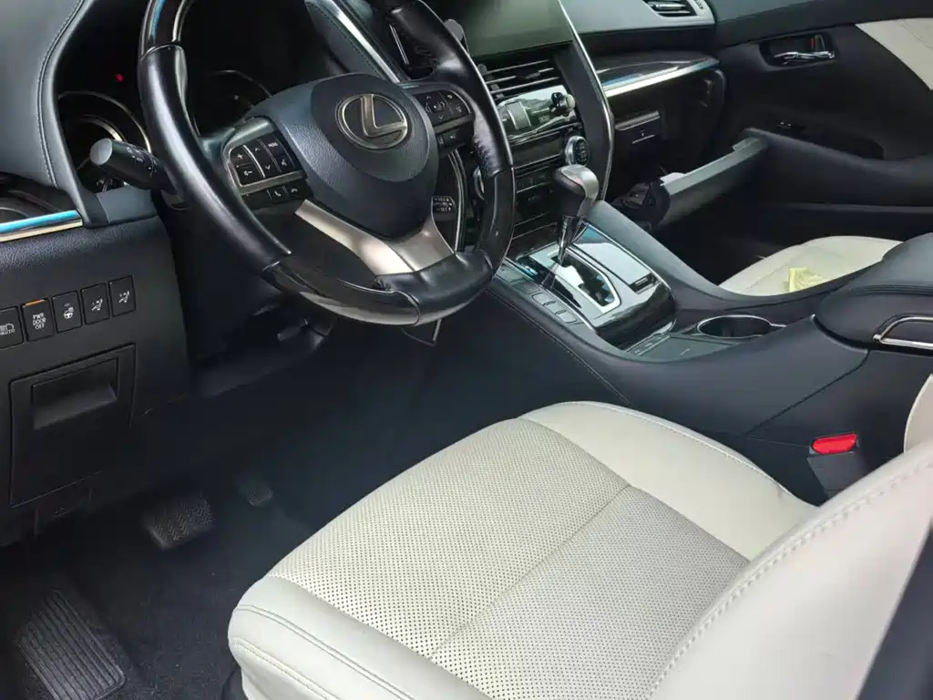Lexus LM 300 h 7-seat Elegant