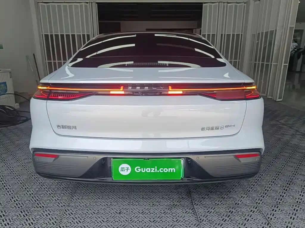 Galaxy Xingyao 8 130 km EM-i Flagship