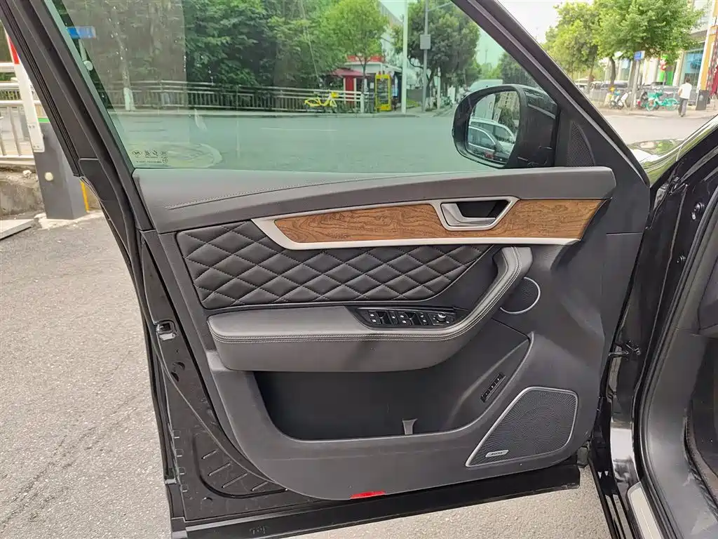 Hongqi HS7 红旗HS7 2021款 2.0 T DCT两驱智联旗畅版