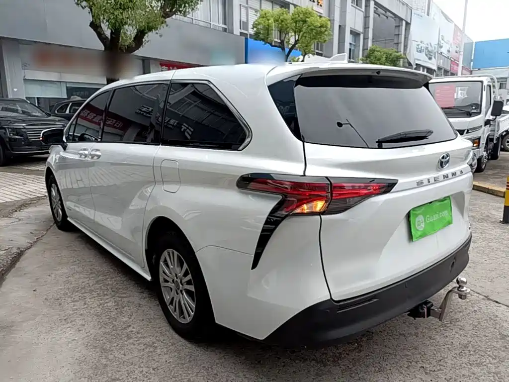 Sienna 2.5 L Hybrid Comfort