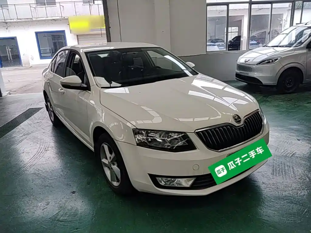 Octavia 1.6 L Auto Yijie