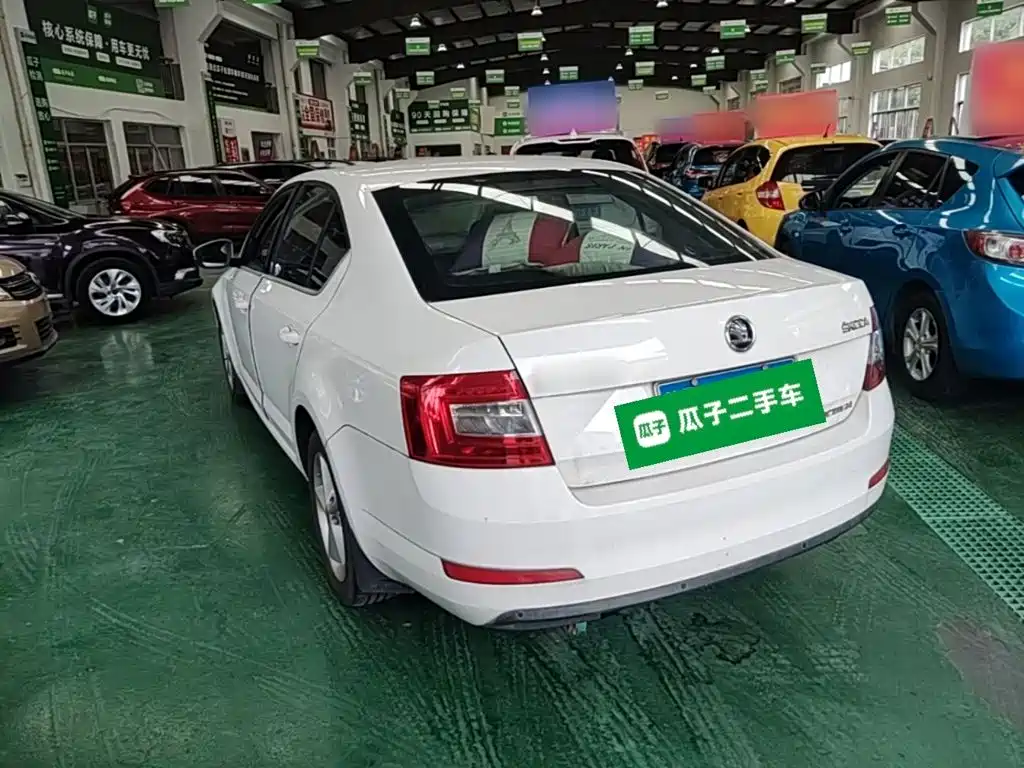 Octavia 1.6 L Auto Yijie