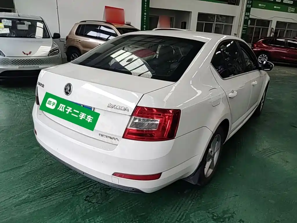 Octavia 1.6 L Auto Yijie