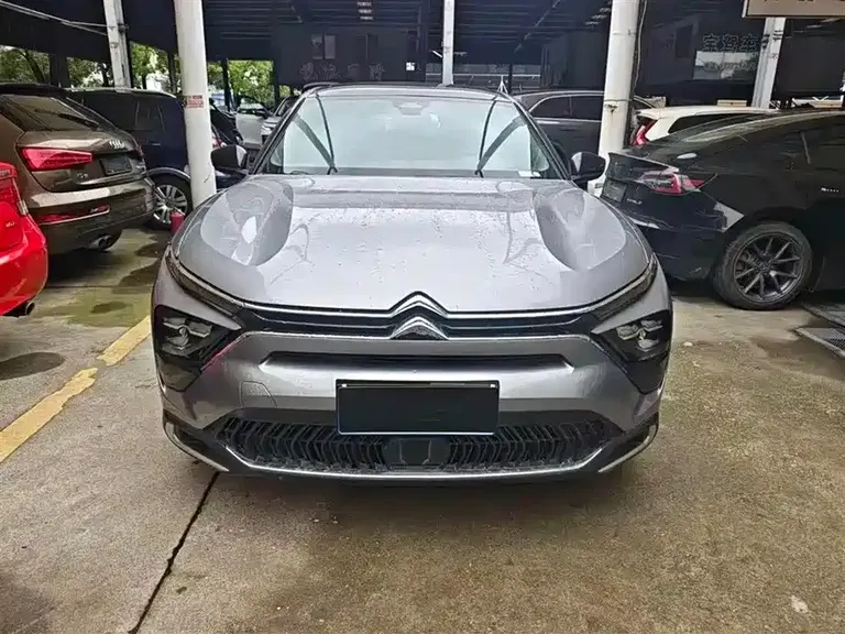 Citroën C5 X 1.6 T Extraordinary Enjoyment Tiger Year