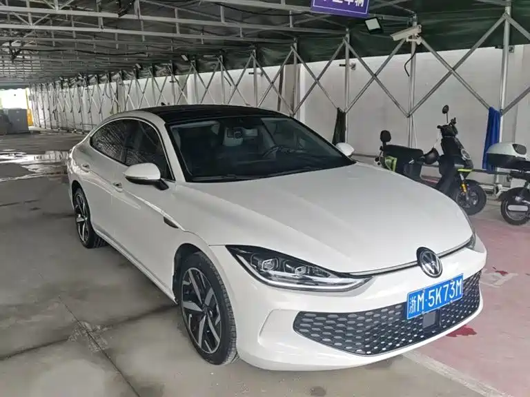 Lamando Lamando L 280 TSI DSG Spicy Cool