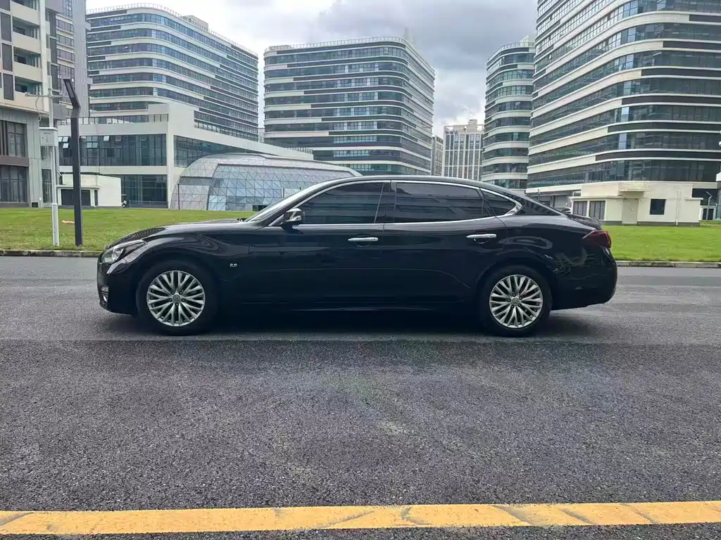 Infiniti Q70 Q70 L 2.5 L Joy