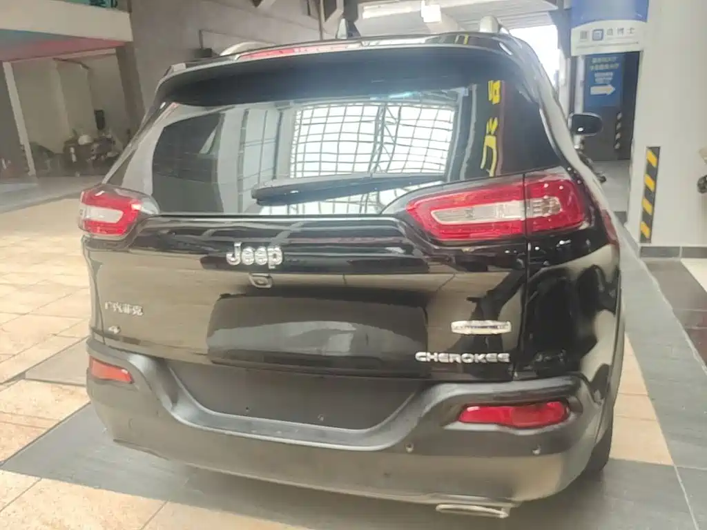 Cherokee 2.4 L Leading Intelligent