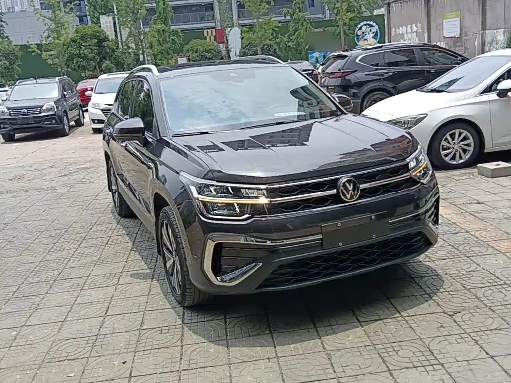 Tharu 300 TSI 2 WD Bright Moon