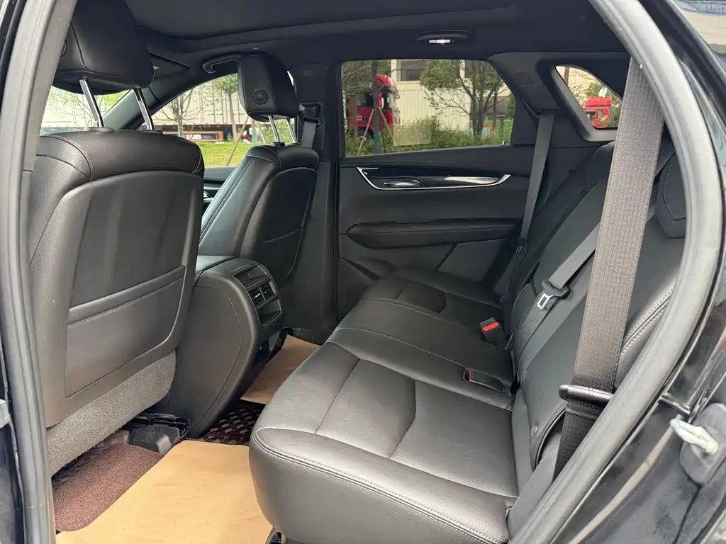 Cadillac XT5 凯迪拉克XT5 2022款 2.0 T 四驱风尚型