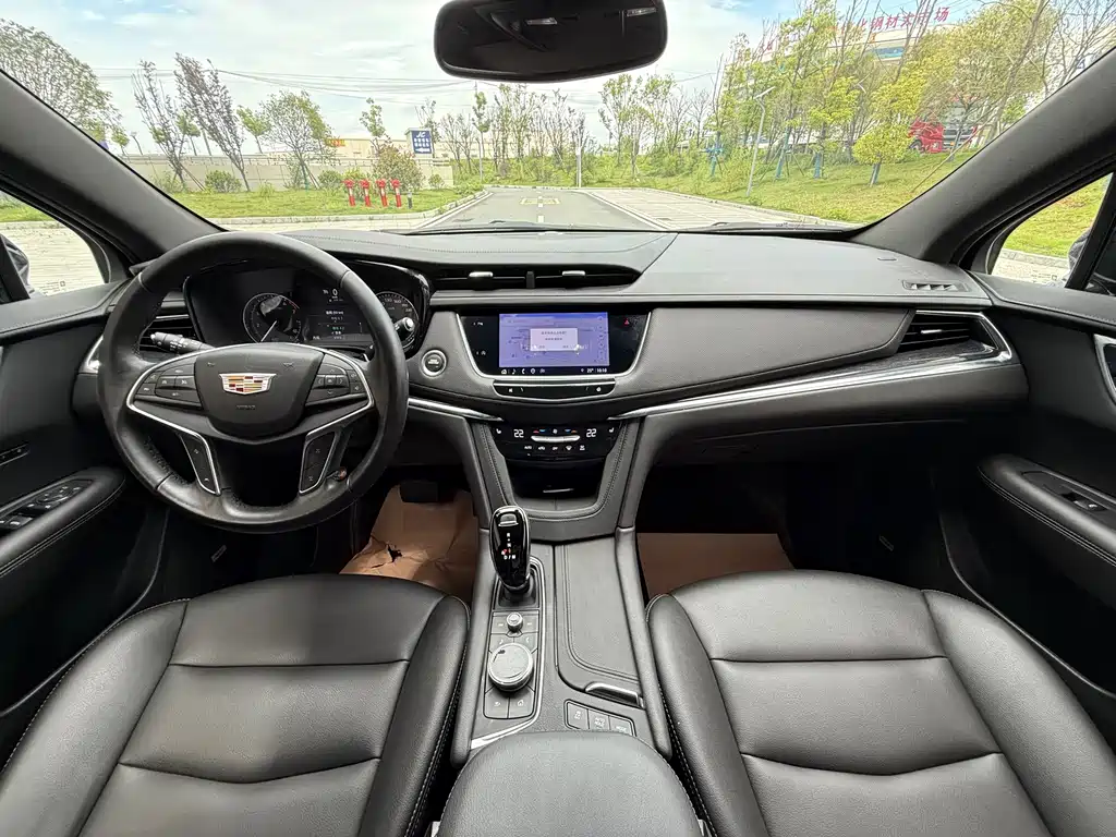 Cadillac XT5 凯迪拉克XT5 2022款 2.0 T 四驱风尚型