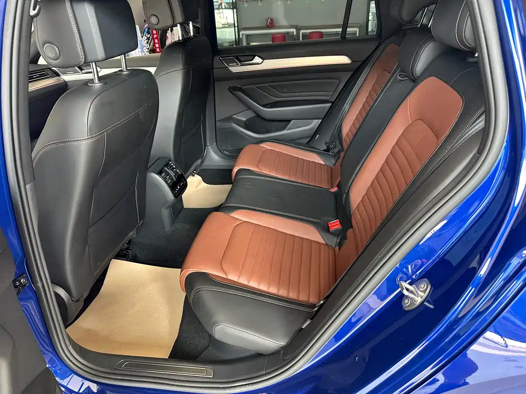Passat Variant 蔚揽 2021款 2.0 T 纵行版