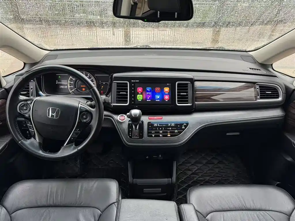 Elysion 2.4 L Luxury