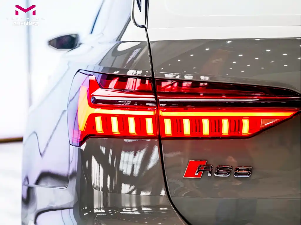 Audi RS 6 RS 6 4.0 T Avant Premium