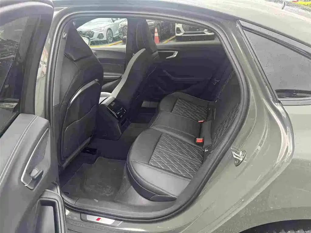 Audi A5 L 2.0 T Sport Plus