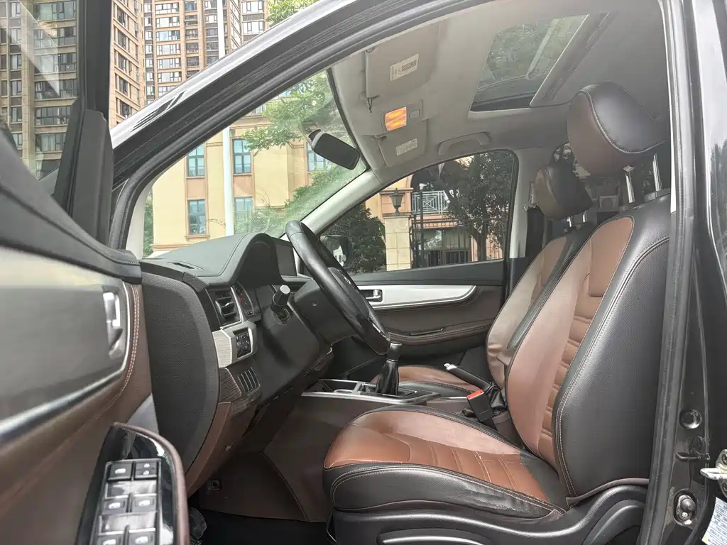 Fengxing SX6 1.6 L Manual Luxury