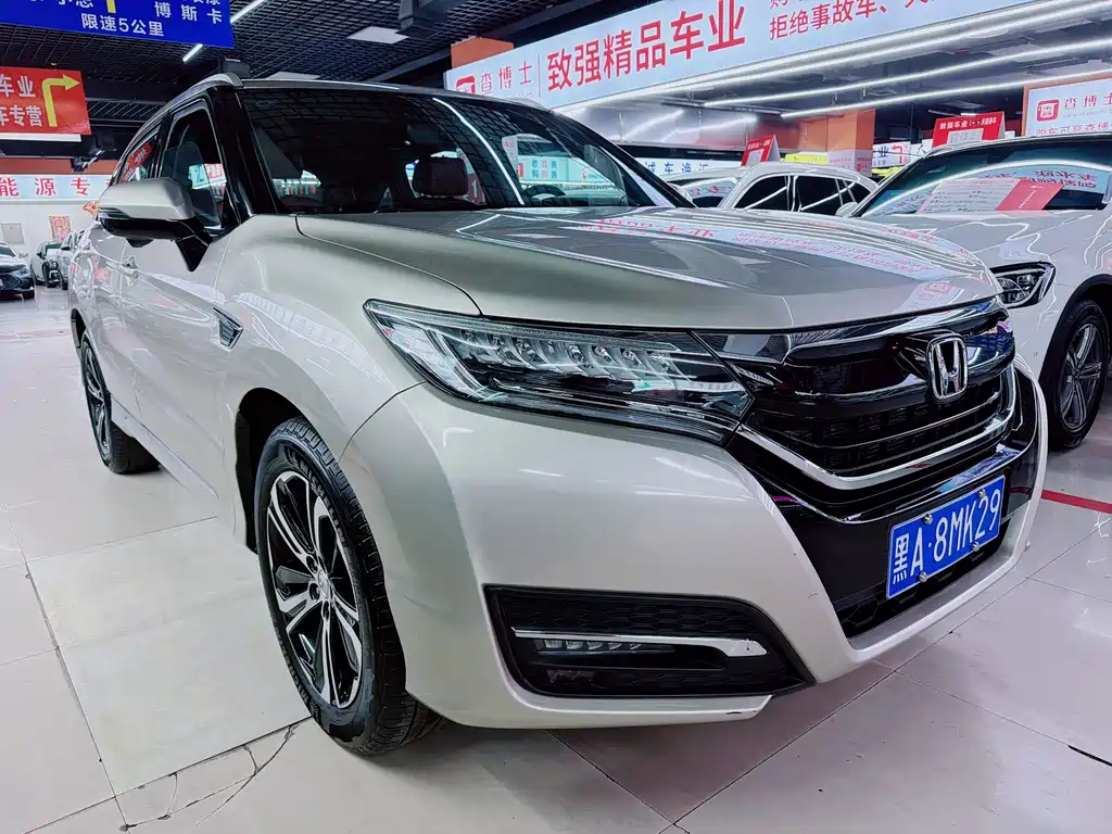 Honda UR-V 370 TURBO 4 WD Premium CN-V