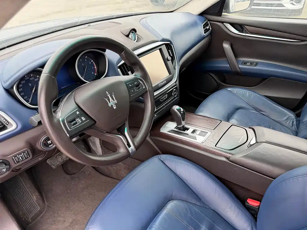 Ghibli 3.0 T Standard