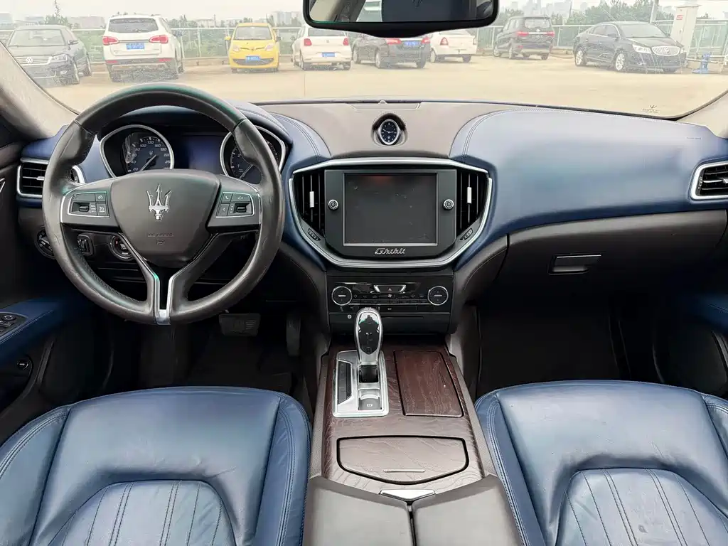 Ghibli 3.0 T Standard