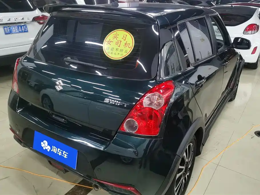 Swift 1.5 L Auto Fashion Cool Play