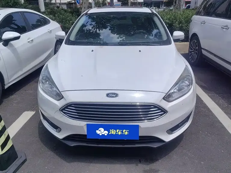 Ford Focus Sedan 1.6 L Auto Style Smart Travel